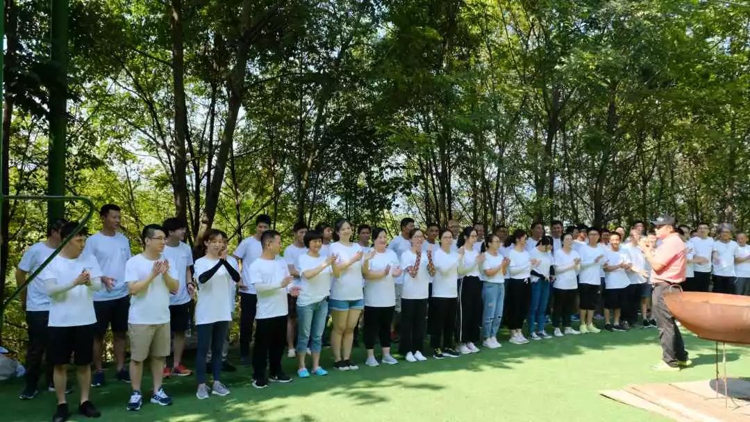 “雙良新型光催化“團(tuán)隊(duì)為王，風(fēng)雨同行”！