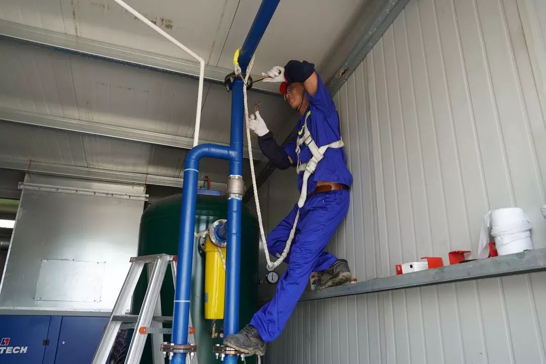 【<a href=http://www.yuquanpf.com target=_blank class=infotextkey>雙良</a><a href=http://www.yuquanpf.com target=_blank class=infotextkey>新型光催化</a>】“堅(jiān)守”在汗水中閃光